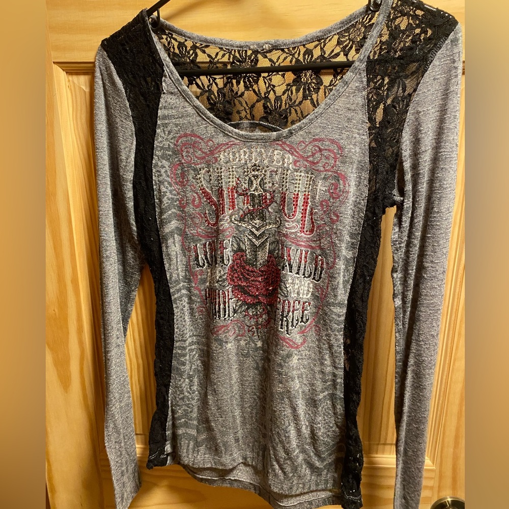 Sinful shirt sz L